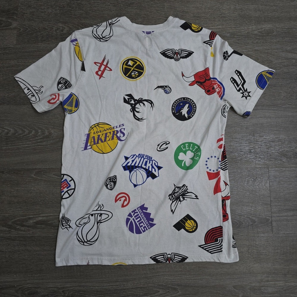 NBA League Team Logos All Over Print Jersey T Shirt Basketball White Mens Medium - Picture 13 of 16